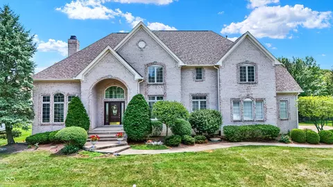 975 Doe Run Dr, Carmel, IN 46032