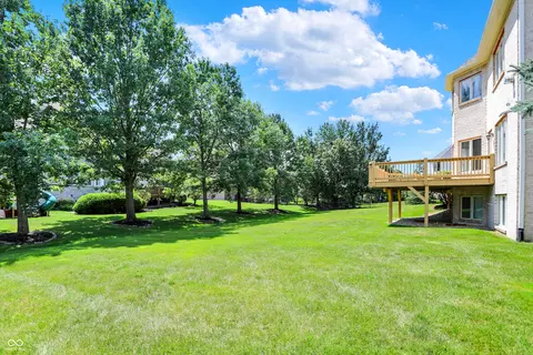 Exterior - 975 Doe Run Dr, Carmel, IN 46032 photo 11 of 14