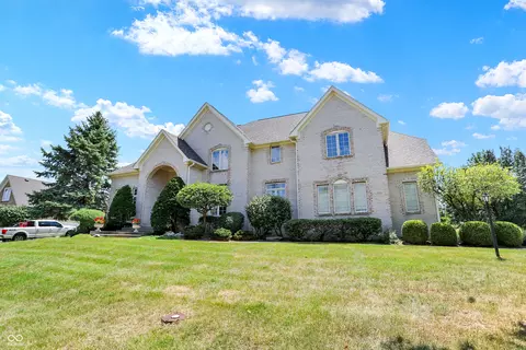 Exterior - 975 Doe Run Dr, Carmel, IN 46032 photo 5 of 14