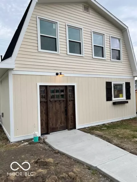 622 S A St S, Elwood, IN 46036
