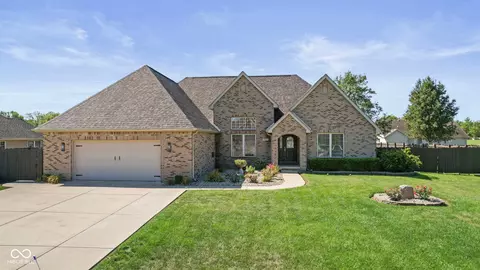1864 Oakridge Pkwy S, Terre Haute, IN 47802