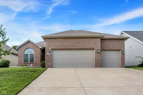 6186 Regency Dr, Columbus, IN 47203