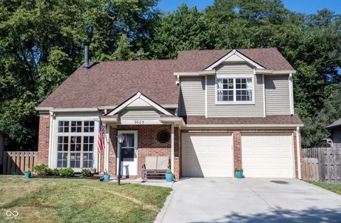 9623 Spruce Ln, Fishers, IN 46038