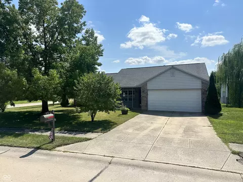 636 Saraina Ln, New Whiteland, IN 46184