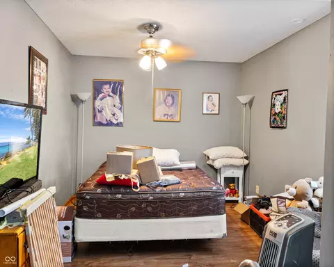 Bedroom - 5842 E Michaels Rd, Bloomfield, IN 47424 photo 3 of 3