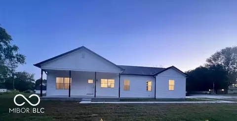 210 E Forest Home St, Roachdale, IN 46172
