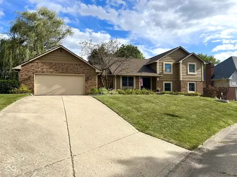 685 La Placita St, Greenwood, IN 46143