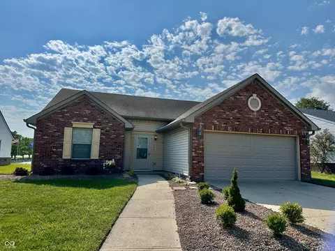 1582 Millridge Dr, Greenwood, IN 46143