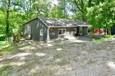 236 Lakeview Dr W, Nineveh, IN 46164