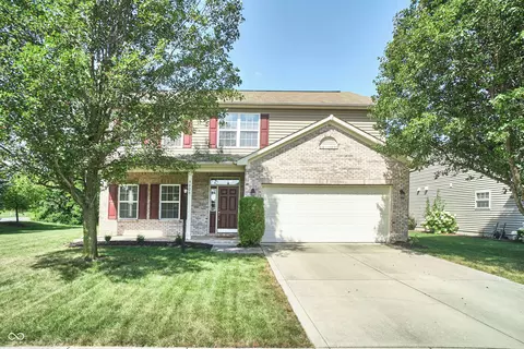9020 N Falling Waters Dr, Mccordsville, IN 46055
