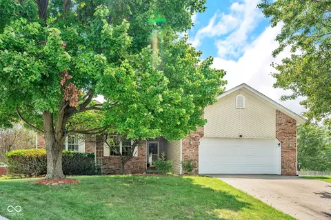 2187 Cameron Ct, Columbus, IN 47203