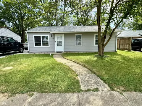 22 Center Dr, Crawfordsville, IN 47933