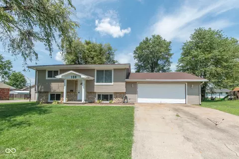 108 Meadowlark Dr W, Seymour, IN 47274