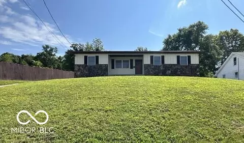 114 NE 3rd St, Paoli, IN 47454