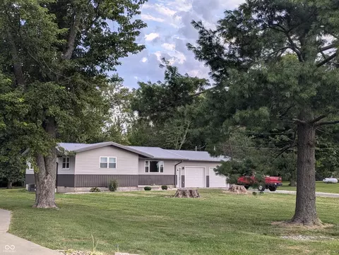 1372 E Orange Pike, Rushville, IN 46173