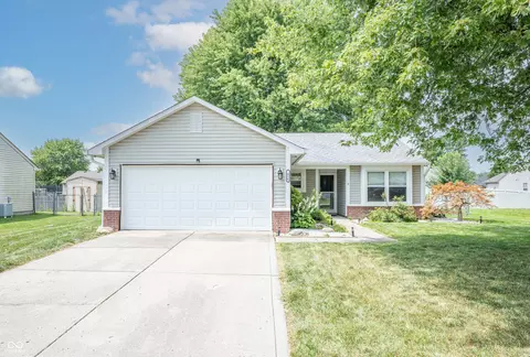 4014 Magnolia Dr, Franklin, IN 46131