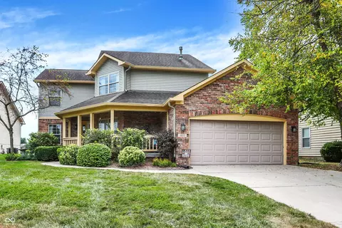 1223 New Amsterdam Dr, Greenwood, IN 46142