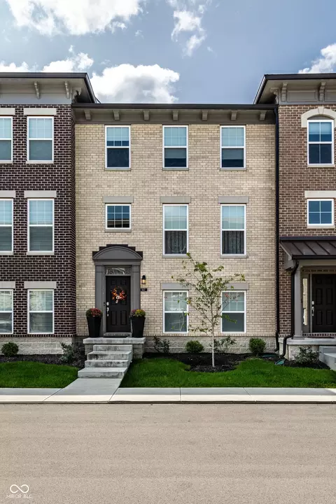 947 Yorkshire Ln, Zionsville, IN 46077