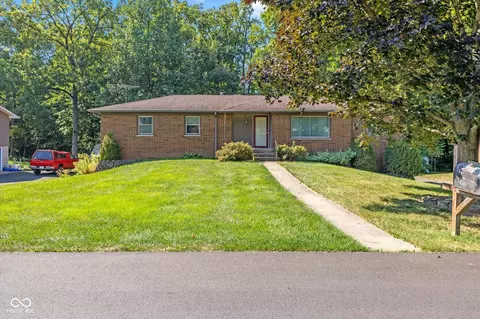 7731 Hillcrest Dr, Mooresville, IN 46158