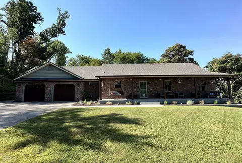 787 Walnut Cv, Martinsville, IN 46151