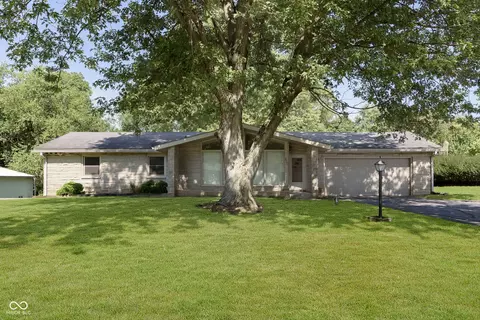 420 E 7th St, Burlington, IN 46915