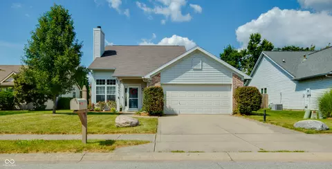 742 Hawthorne Ln, Brownsburg, IN 46112