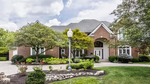 10493 Bishop Cir, Carmel, IN 46032