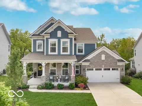 5915 Weldra Dr, Zionsville, IN 46077
