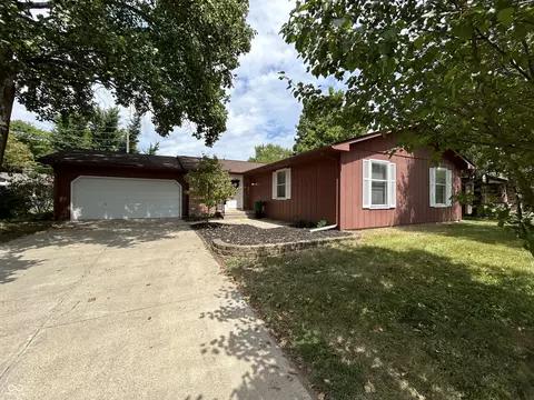3310 Lantern Ln, Columbus, IN 47203