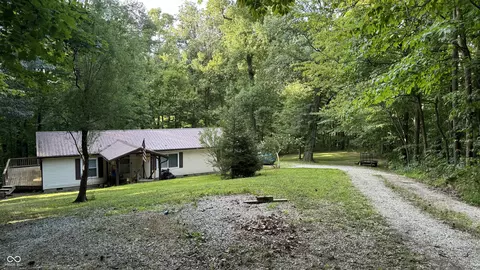 3347 W Indian Treaty Dr, Reelsville, IN 46171