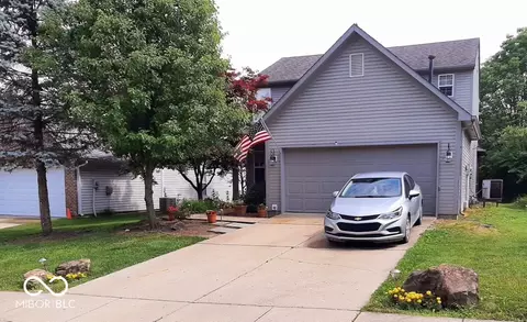 869 Charter Woods Dr, Indianapolis, IN 46224
