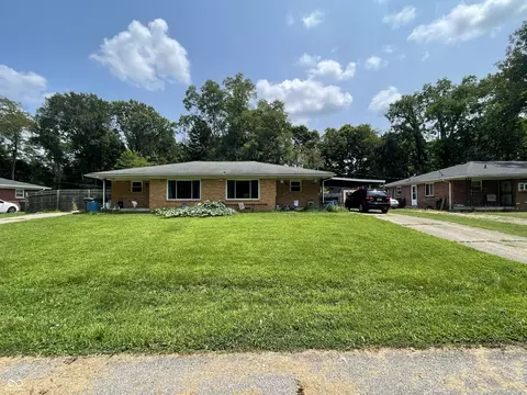 821 Riverside Dr, Greenwood, IN 46142