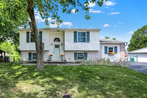 31 Woodmont Ct, Beech Grove, IN 46107