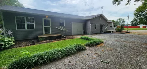 277 N Plum St, Clinton, IN 47842
