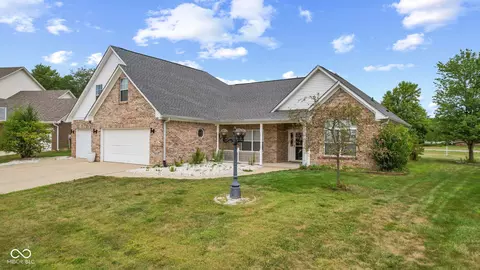 6168 W Morgan Ct, New Palestine, IN 46163