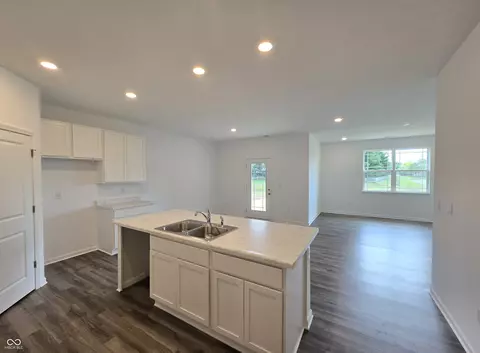 129 Carrick Glen Blvd, Pendleton, IN 46064 photo 3
