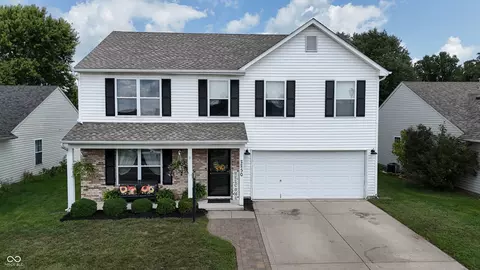 2250 Lakecrest Dr, Columbus, IN 47201