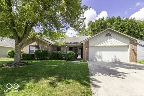 854 Ellington Cir, Greenwood, IN 46143