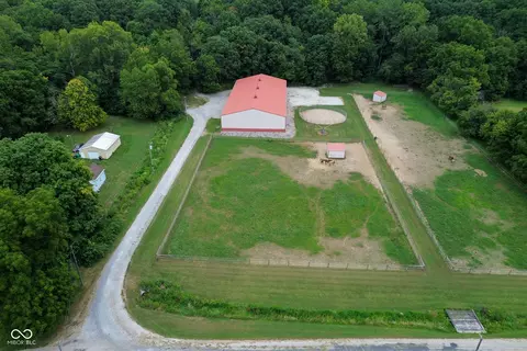 3305 E Nichole Ln, Crawfordsville, IN 47933