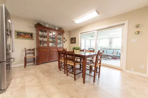 Dining - 2653 Maple St, Columbus, IN 47201 photo 1 of 1