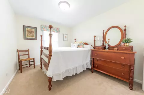 Bedroom - 2653 Maple St, Columbus, IN 47201 photo 4 of 4