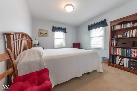 Bedroom - 2653 Maple St, Columbus, IN 47201 photo 2 of 4