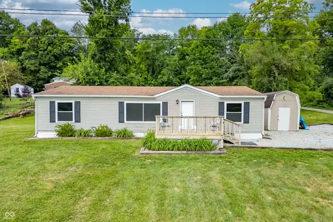 11753 N Forest Manor Dr, Mooresville, IN 46158