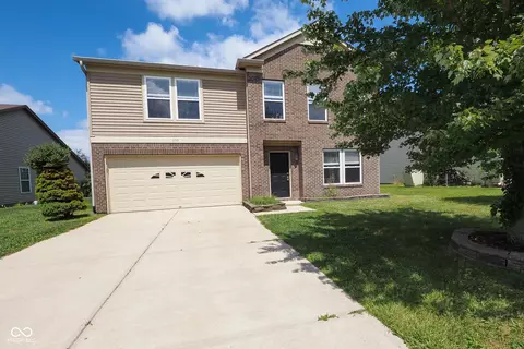 558 Streamside Dr, Greenfield, IN 46140