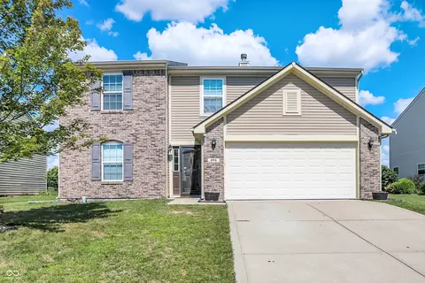 894 Grandiflora Dr, Greenwood, IN 46143