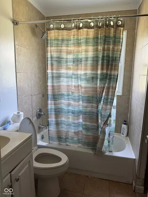 Bath - 5232 E 33rd St, Indianapolis, IN 46218 photo 1 of 1