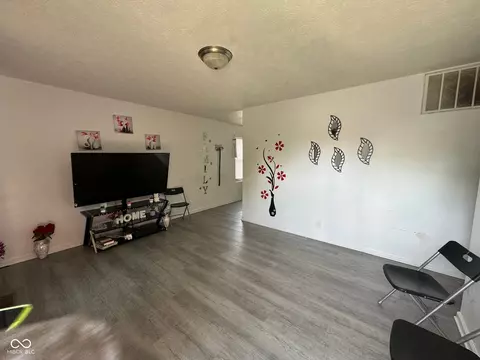 Living - 5232 E 33rd St, Indianapolis, IN 46218 photo 1 of 1