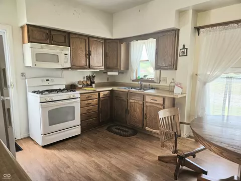 704 E Pearl St E, Waldron, IN 46182 photo 10