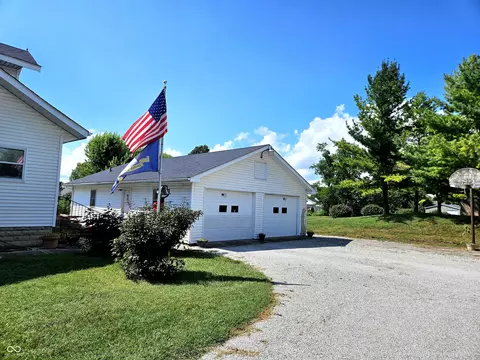 704 E Pearl St E, Waldron, IN 46182 photo 2