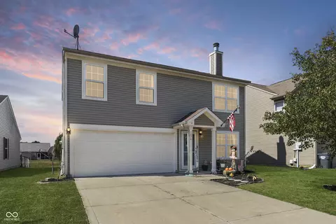 1476 Pencross Ln, Greenwood, IN 46143